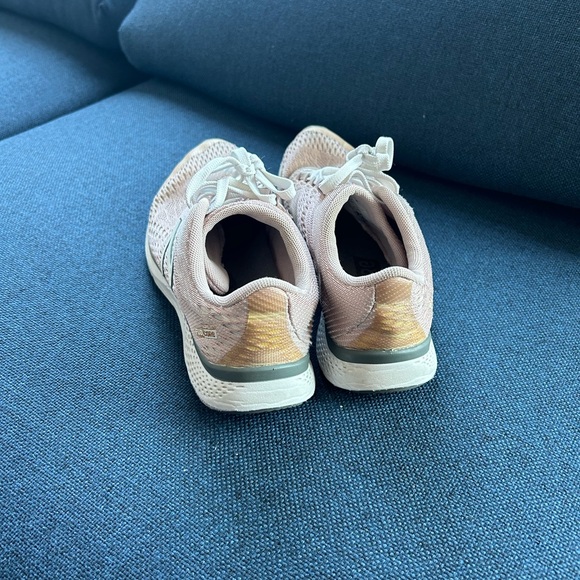 NEW BALANCE runners - Picture 5 of 6